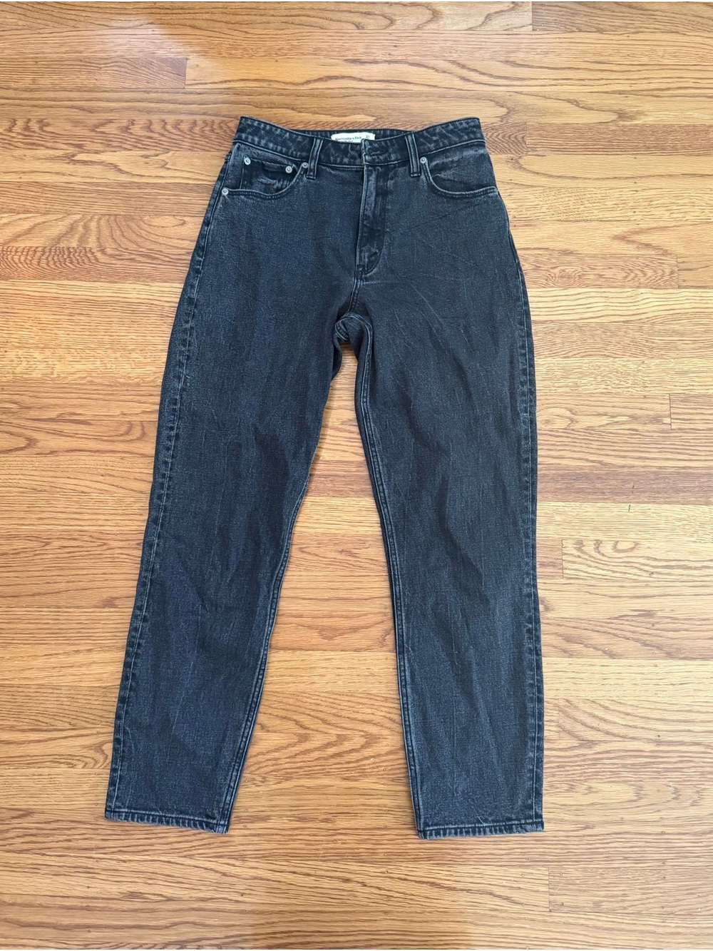 Abercrombie & Fitch High-Rise Black Mom Jeans